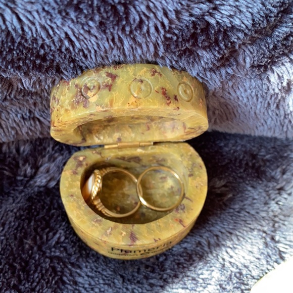 Hinged Container Hand Carved Soap Stone - Picture 5 of 8